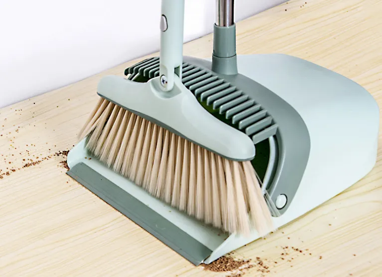 Comb rotating broom combination