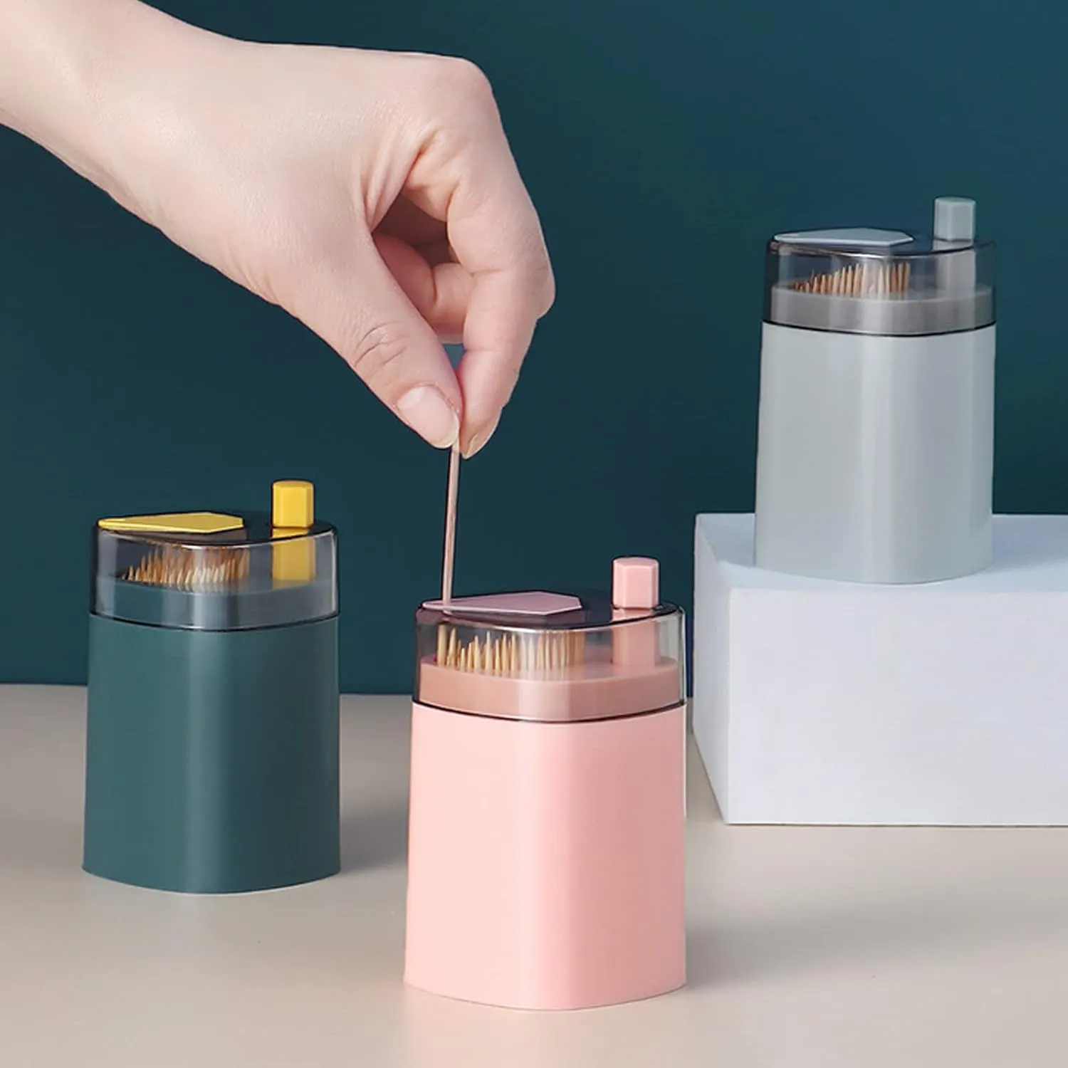 Push-type automatic toothpick holder